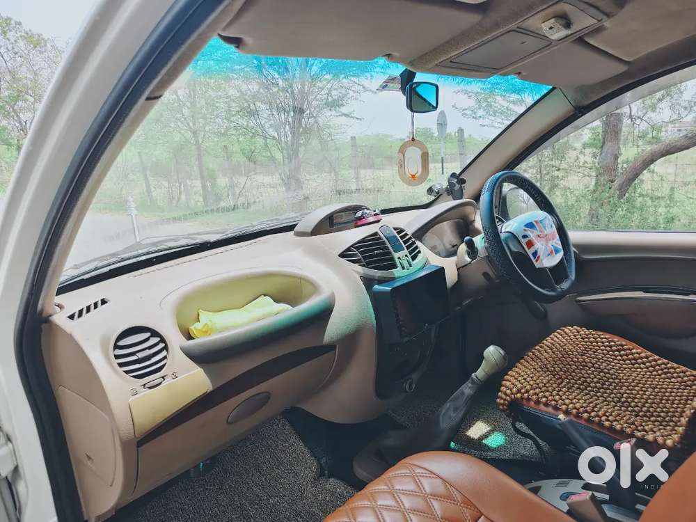 Mahindra Xylo 2011