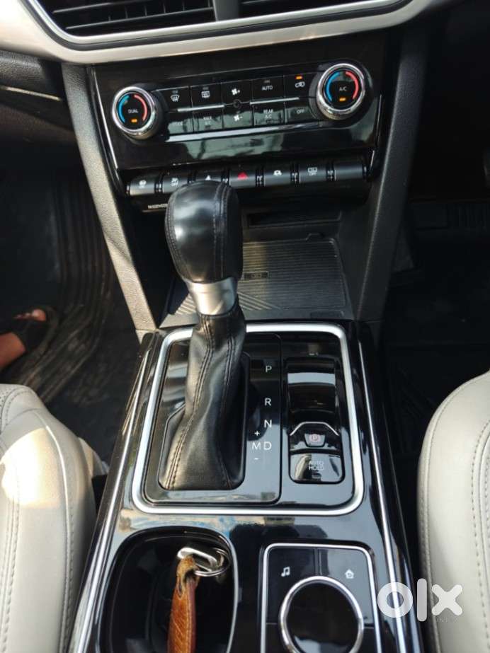 Mahindra Xuv700 2.2 Ax 7 Diesel At Luxury Pack Str, 2022, Diesel