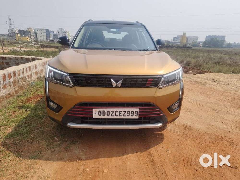 Mahindra Xuv300 W8 Option Dual Tone, 2022
