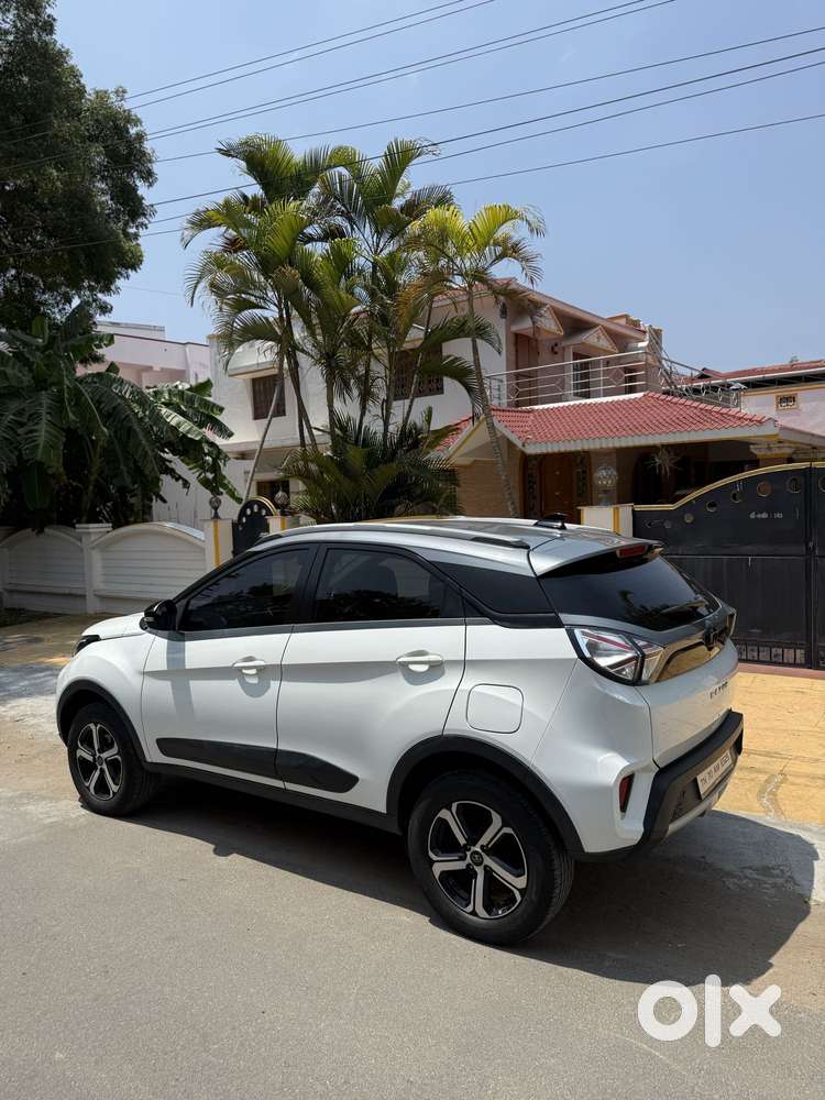 Tata Nexon Xz Plus (hs), 2023, Petrol
