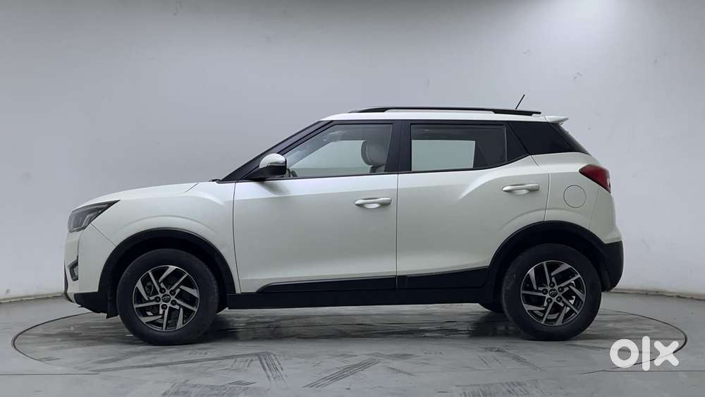 Mahindra Xuv300 1.2 W8 (o) Amt Petrol, 2022, Petrol