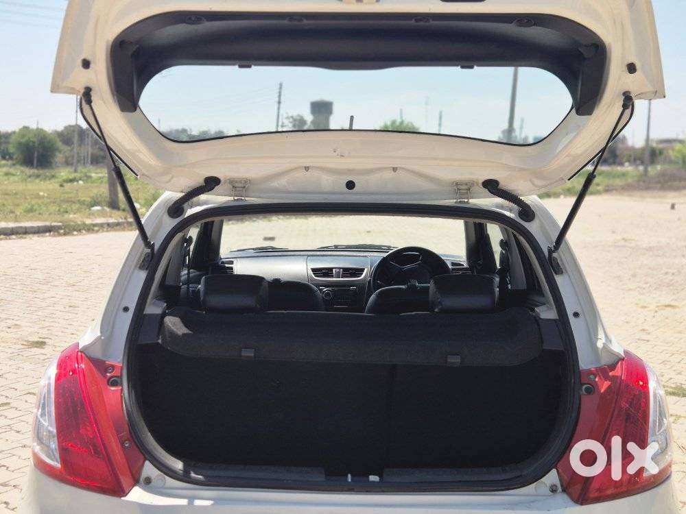 Maruti Suzuki Swift Lxi Optional-o, 2017, Petrol