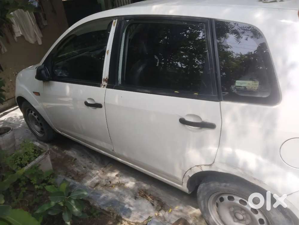 Ford Figo 2012 Lxi Petrol
