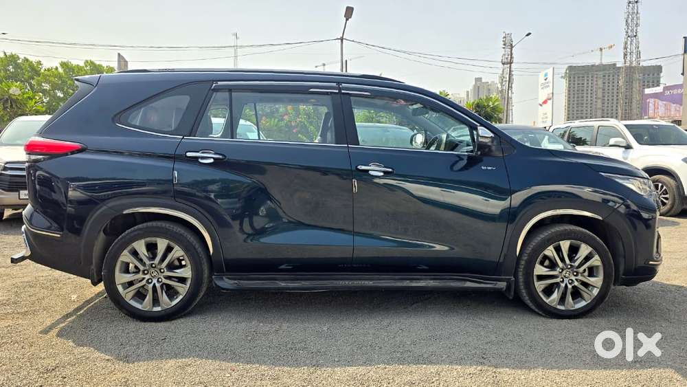 Toyota Innova Hycross 2.0 Zx Hybrid 7 Str, 2025, Cng & Hybrids