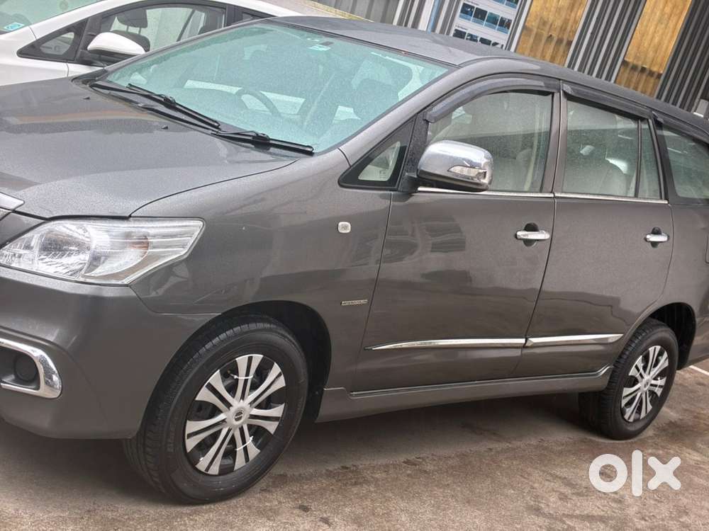 Toyota Innova 2013 Diesel 220000 Km Driven