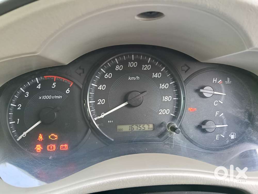 Toyota Innova 2.5 G (diesel) 8 Seater Bs Iv, 2014, Diesel