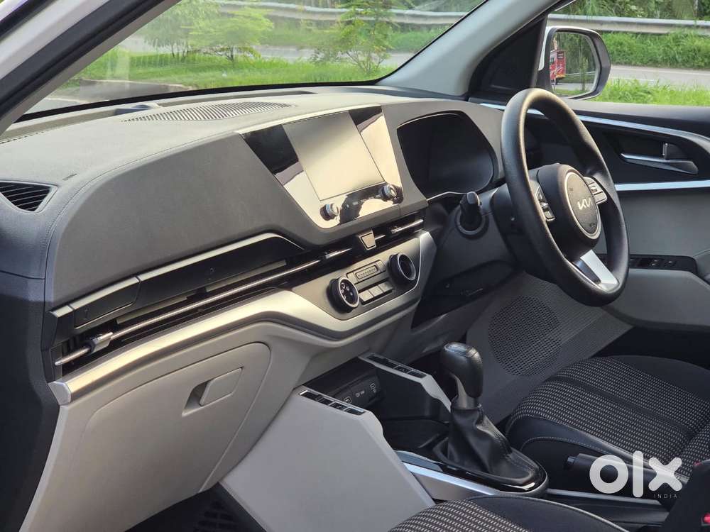 Kia Carens 1.4 Prestige 7 Str, 2022, Petrol