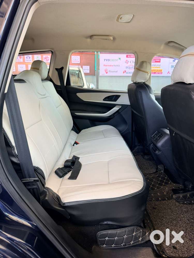Mahindra Xuv700 2.2 Mx Diesel Mt 5 Str, 2022, Diesel