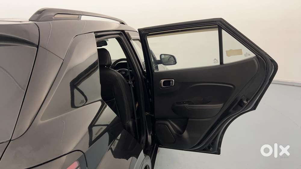 Hyundai Venue Sx Knight Edition Mt, 2023, Petrol