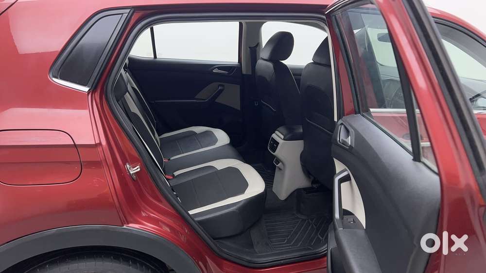 Volkswagen Taigun Topline 1.0 Tsi At (electric Seats), 2021, Petrol