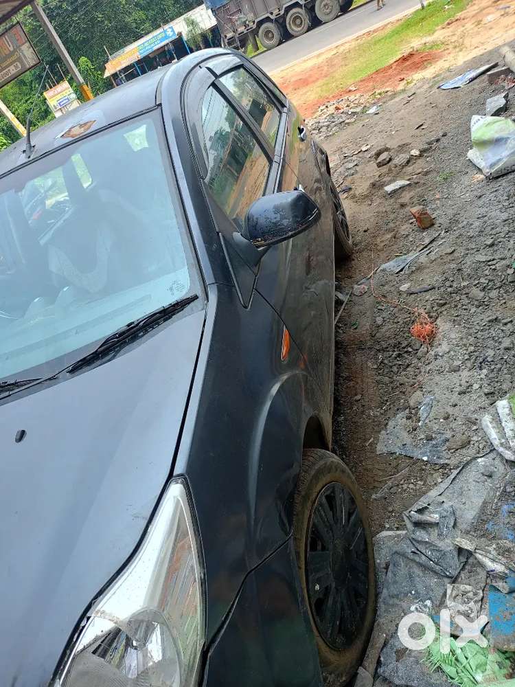 Ford Figo Zxi Petrol 2012