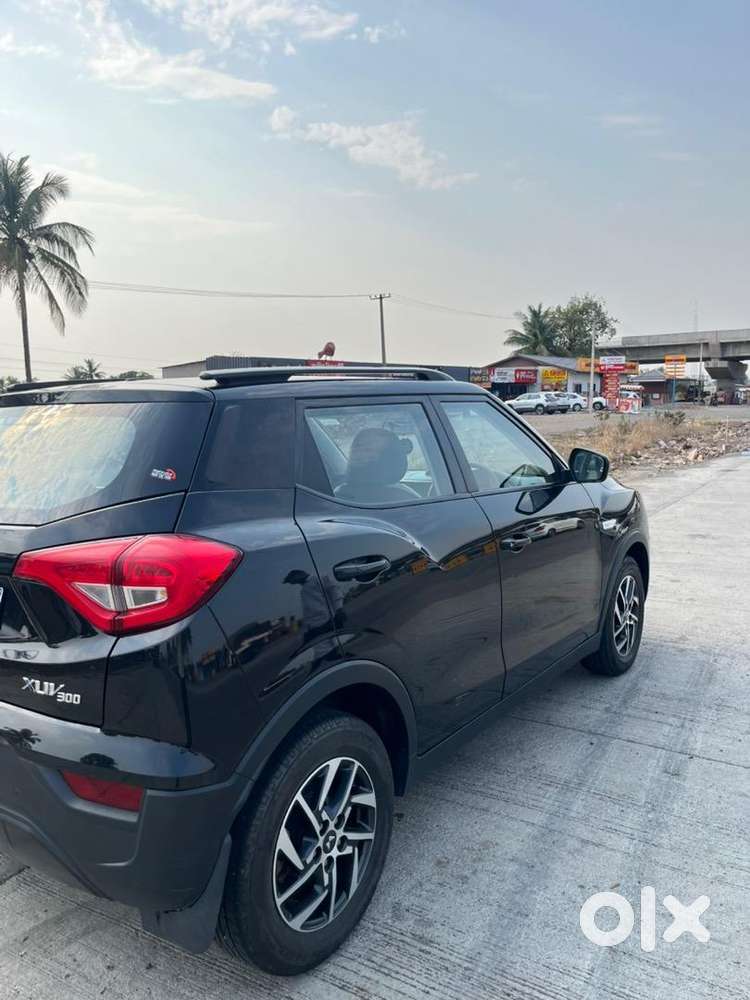 Mahindra Xuv300 2024 Diesel Well Maintained