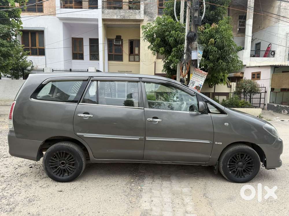 Toyota Innova 2.5 G4 Diesel 8-seater, 2010, Diesel