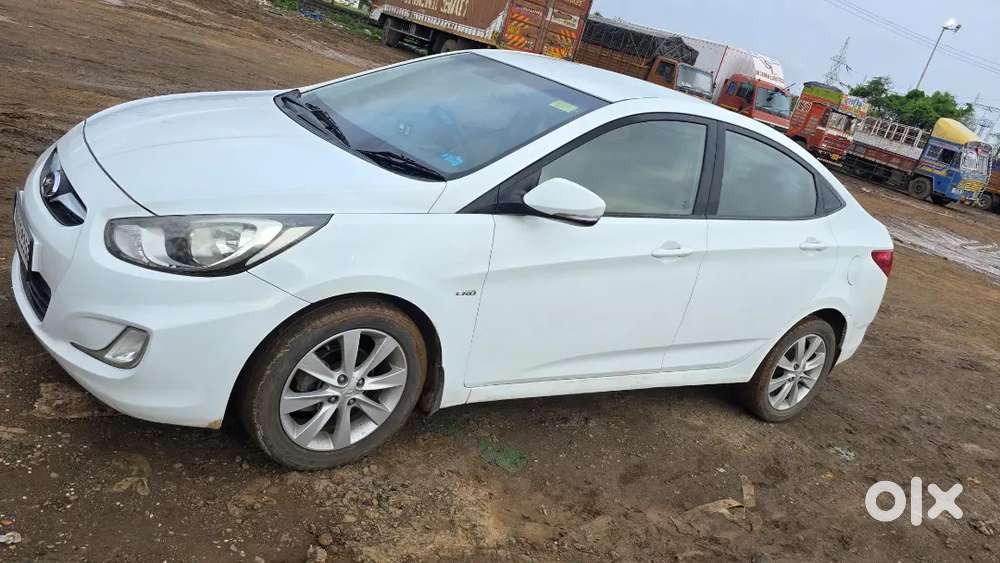 Hyundai Verna 2012