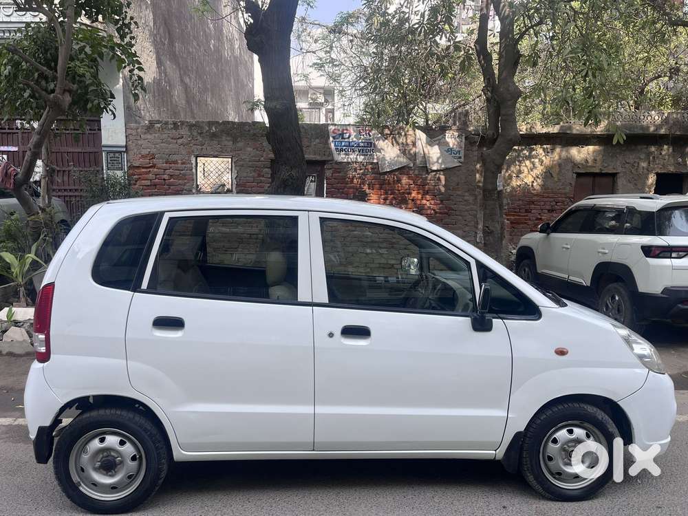 Maruti Suzuki Zen Estilo Lxi Bs Iv, 2011, Petrol