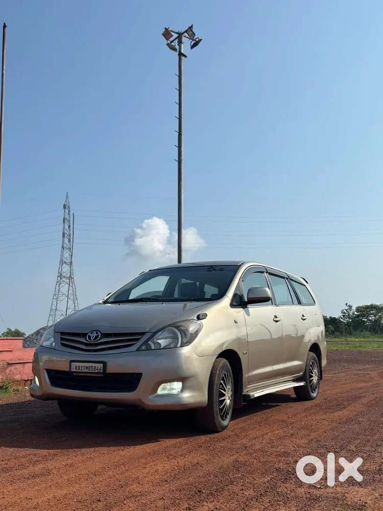 Toyota Innova 2.5 Gx 2011