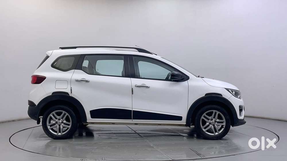 Renault Triber Rxz, 2022, Petrol