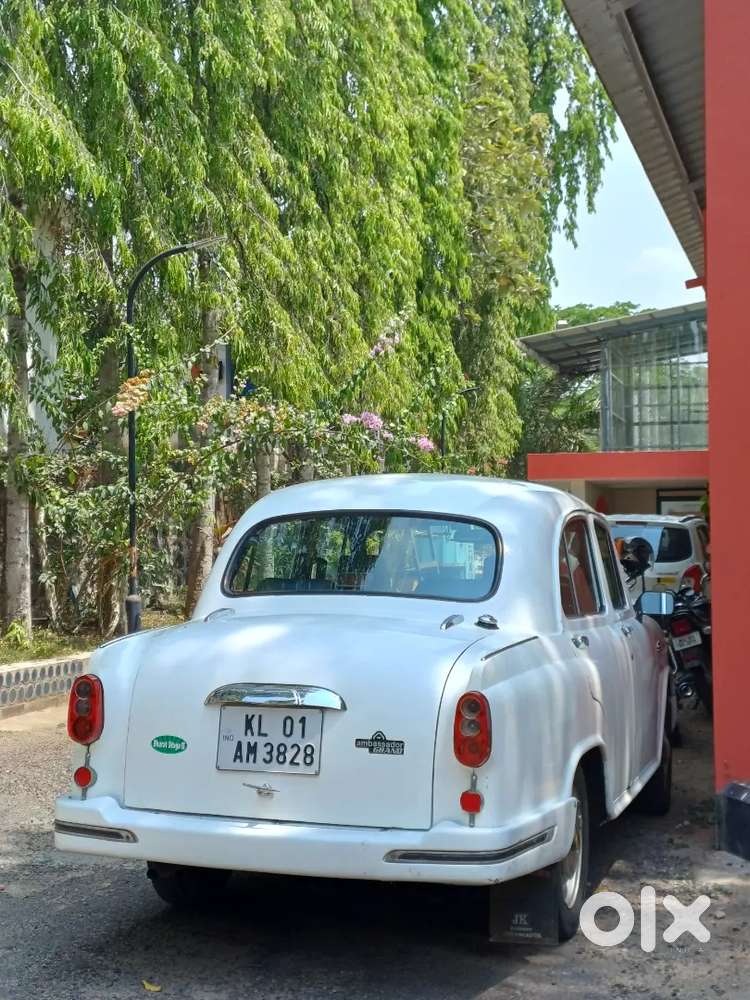 Ambassador Grand Isuzu Full Option Low Kms.