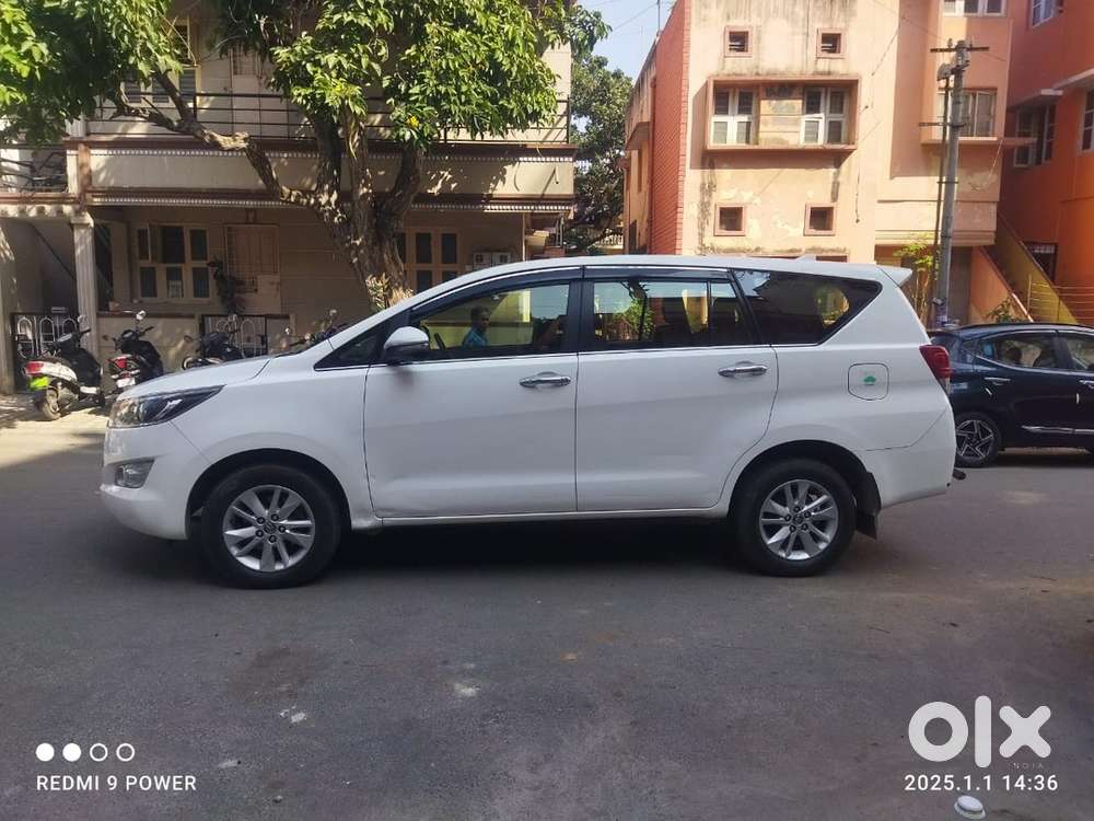Toyota Innova Crysta 2025