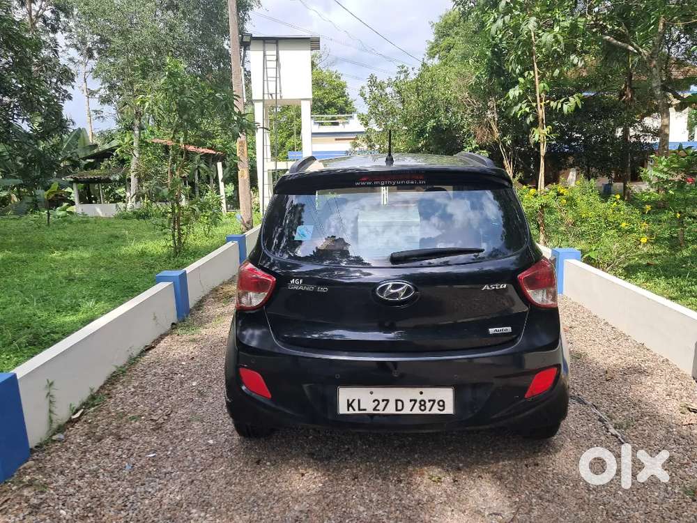 Hyundai Grand I10 Black Well Maintained Car For Sale (petrol + Cng)