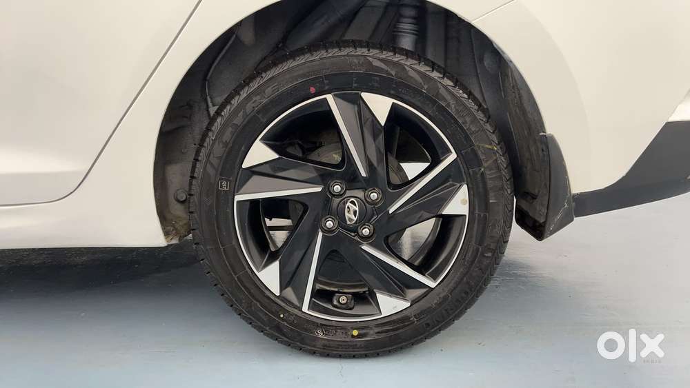 Hyundai Verna 1.5 Sx (o) Vtvt Ivt, 2022, Petrol