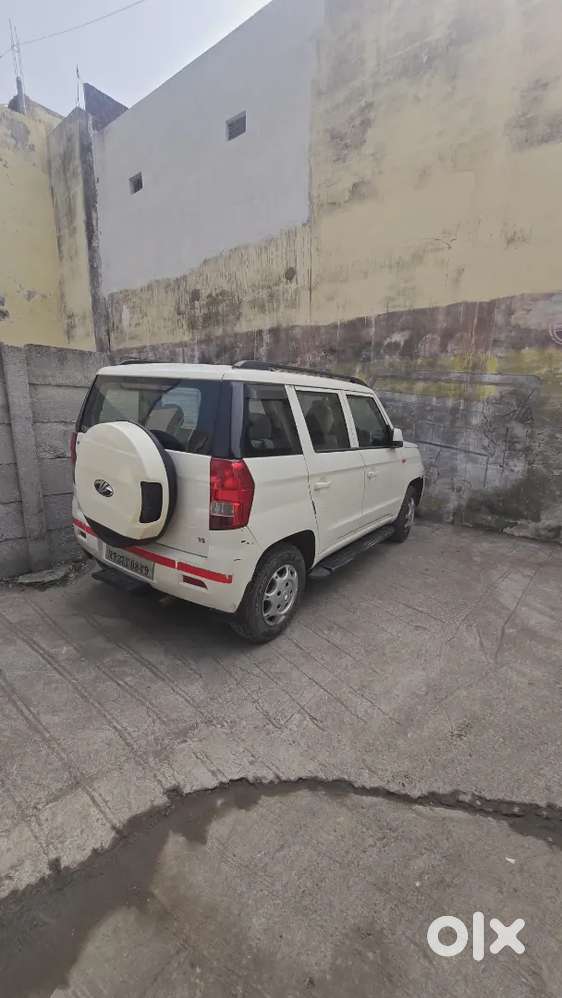 Mahindra Tuv 300 2016 Diesel 130000 Km Driven