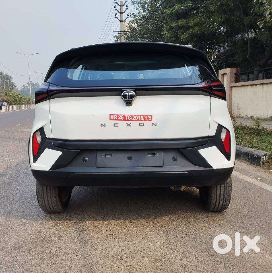 Tata Nexon Pure (s) 1.2 Petrol 6amt, 2025, Petrol