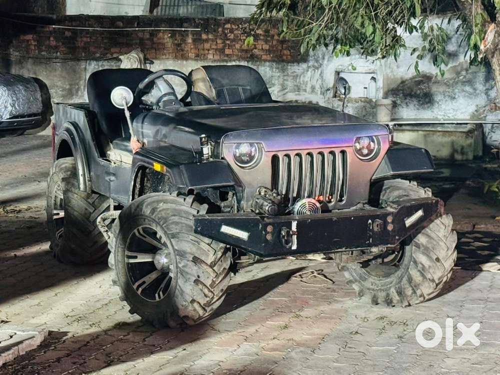 Mahindra Jeep Classic 1983