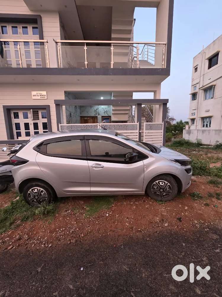 Urgent Sale Of Tata Altroz 2020 Petrol Well Maintained,