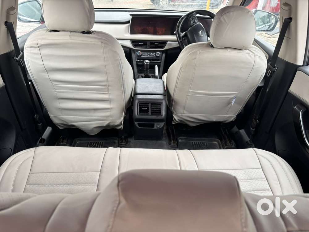 Mahindra Xuv700 2022 Petrol Well Maintained