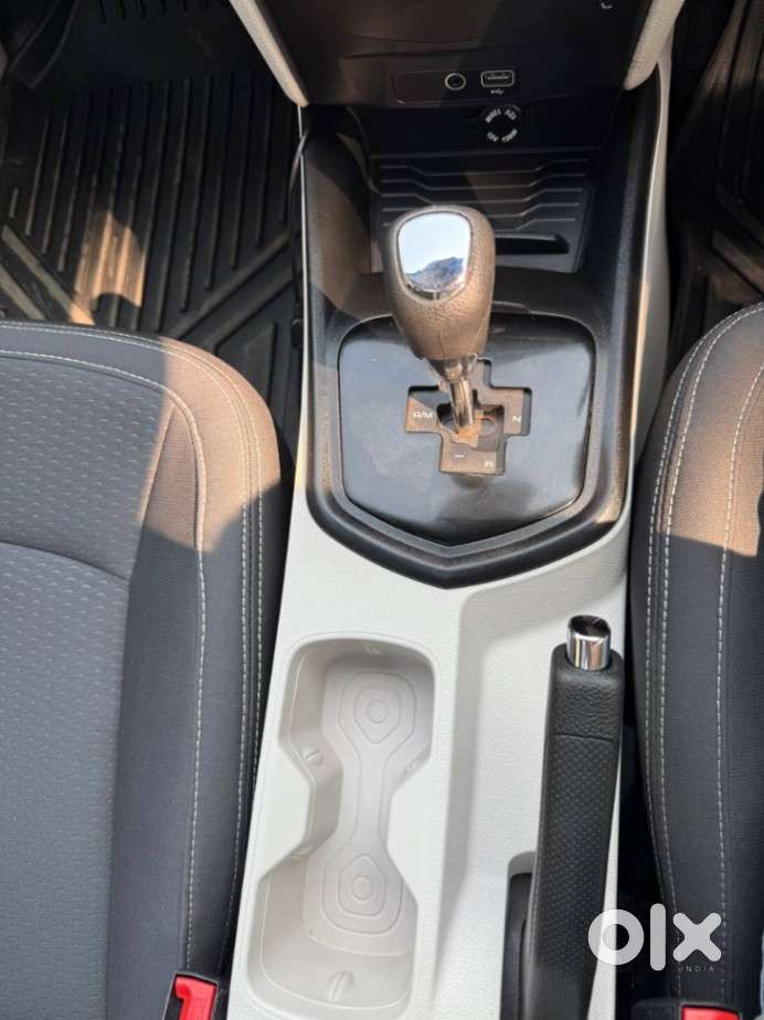 Mahindra Xuv300 W6, 2024, Petrol