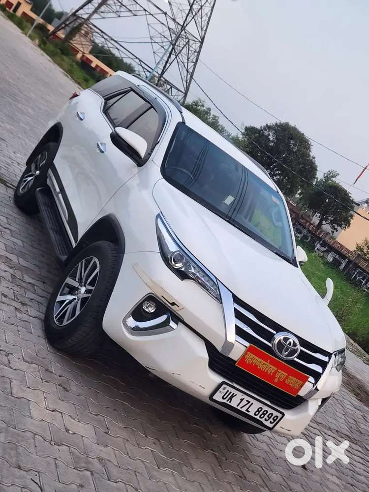 Toyota Fortuner 4/4
Full Insurance 
Dono Chabi 
Cruise Control