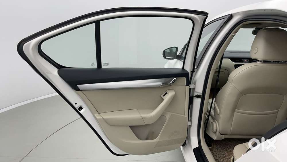 Skoda Octavia [2014-2017] 2.0 Style Tdi At, 2017, Diesel