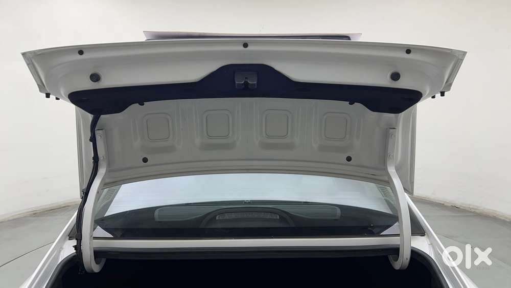 Hyundai Verna 1.5 Sx (o) Turbo Petrol Dct, 2023, Petrol