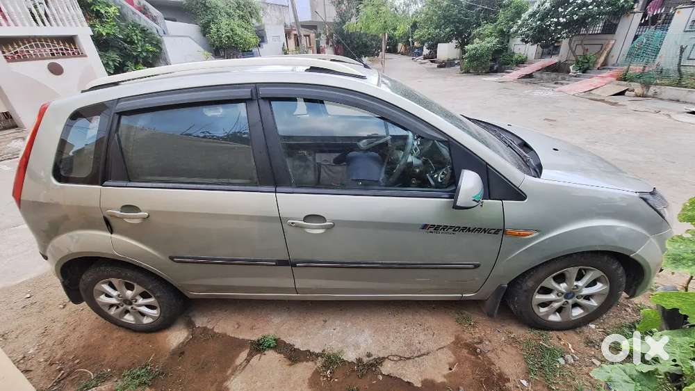 Ford Figo Diesel Zxi 2013