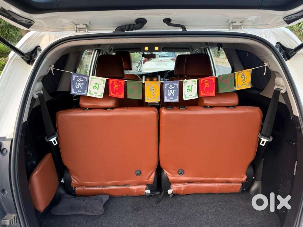 Innova Crysta 2025 Gx+ Mt