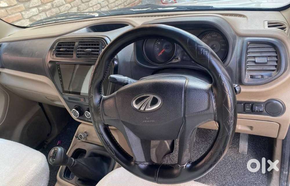 Mahindra Tuv 300 (2020)