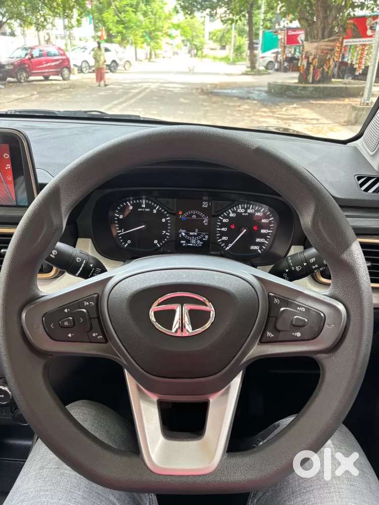 Tata Punch 1.2 Revotron Accomplished Dazzle Pack Mt, 2023, Petrol