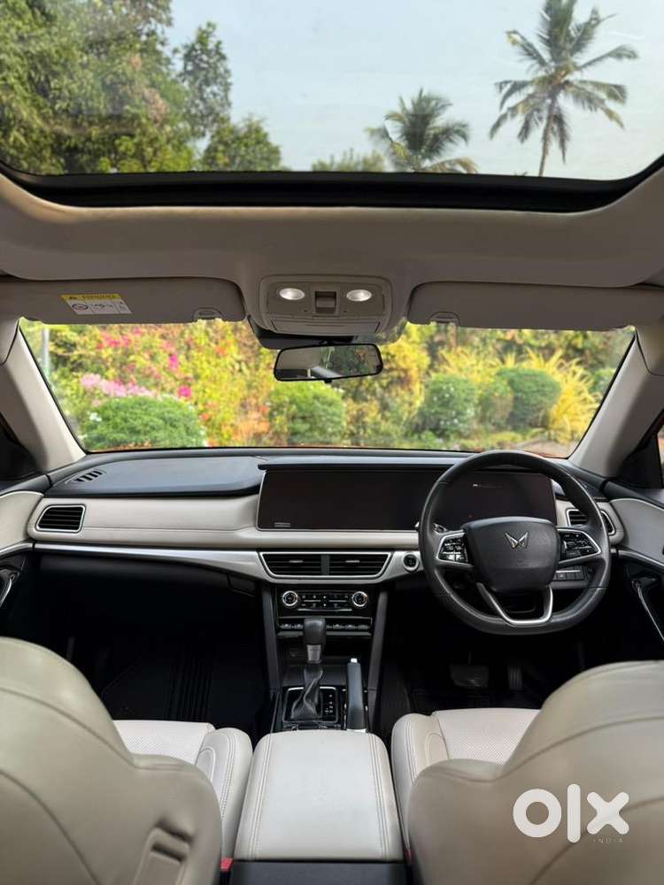 Mahindra Xuv700 2022 Diesel Well Maintained