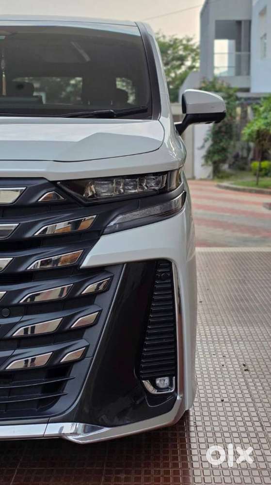 Toyota Vellfire Vip – Executive Lounge, 2024, Petrol