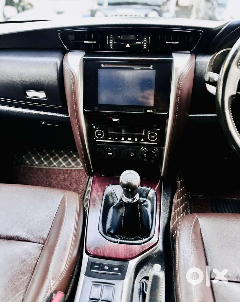 Toyota Fortuner 4x4 Manual Limited Edition, 2019, Diesel