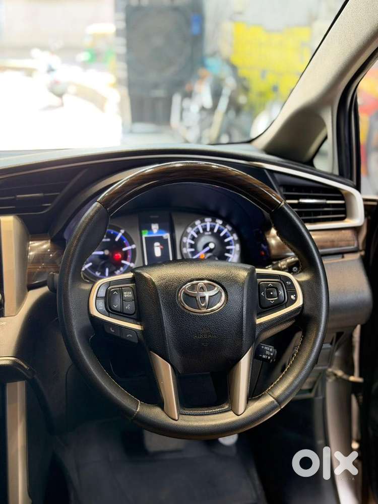 Toyota Innova Crysta 2.8 Zx At 7 Seater, 2021, Diesel