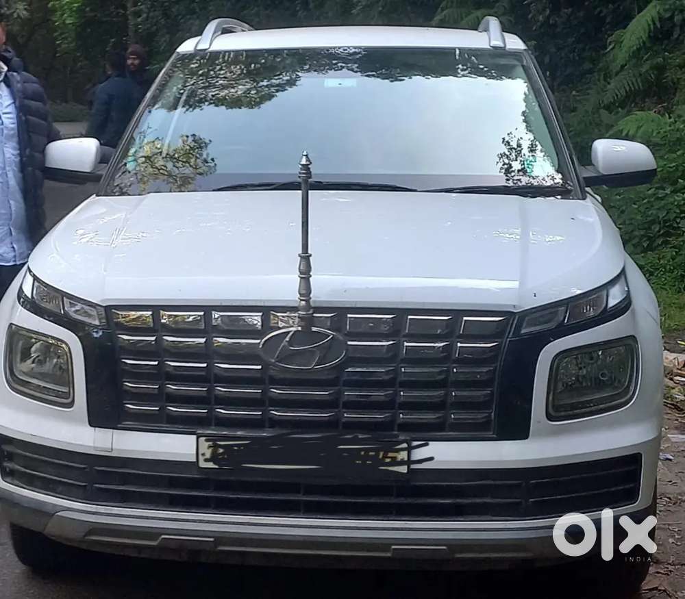 Hyundai Venue 2023 Petrol 16000 Km Driven