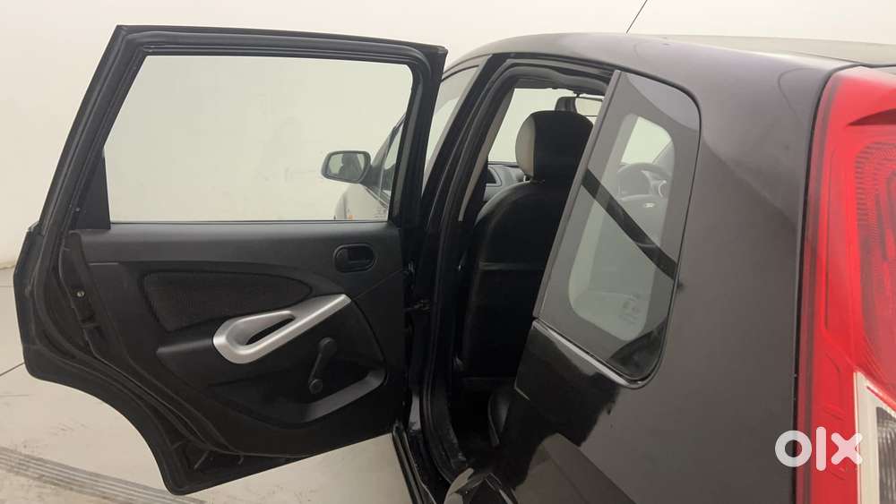 Ford Figo 2010-2012 Petrol Zxi, 2013, Petrol