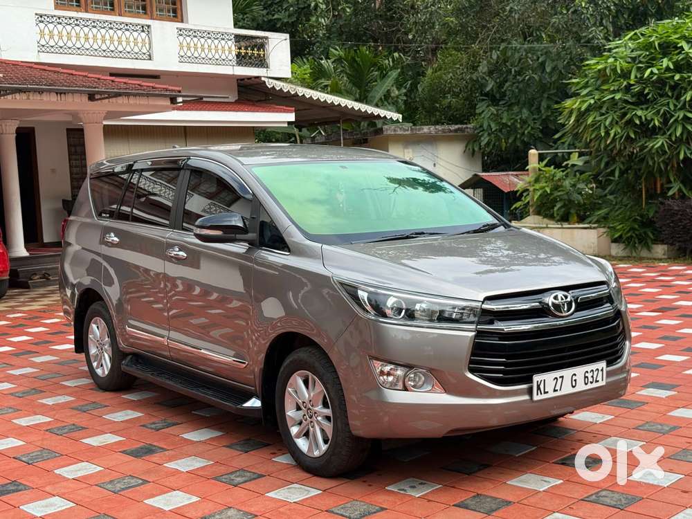 Toyota Innova Crysta 2.4 V 8 Str, 2017, Diesel