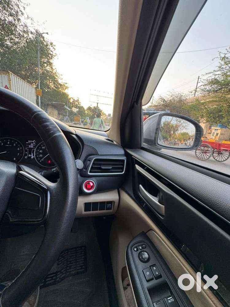 Honda Amaze 2018  1.2 V I-vtec  Manual  Silver