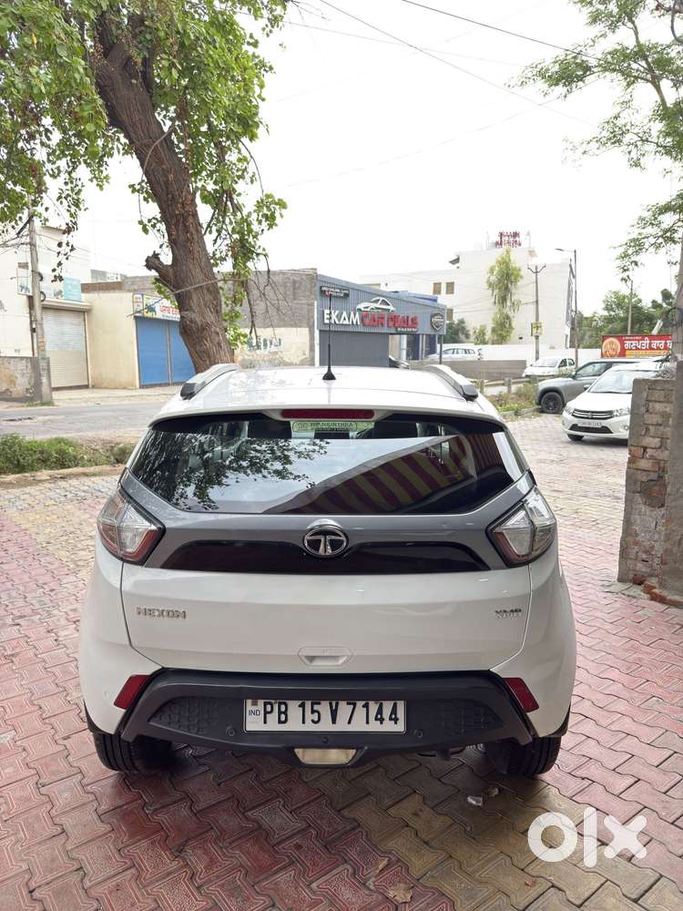 Tata Nexon 1.2 Revotron Xma Amt (s), 2019, Petrol
