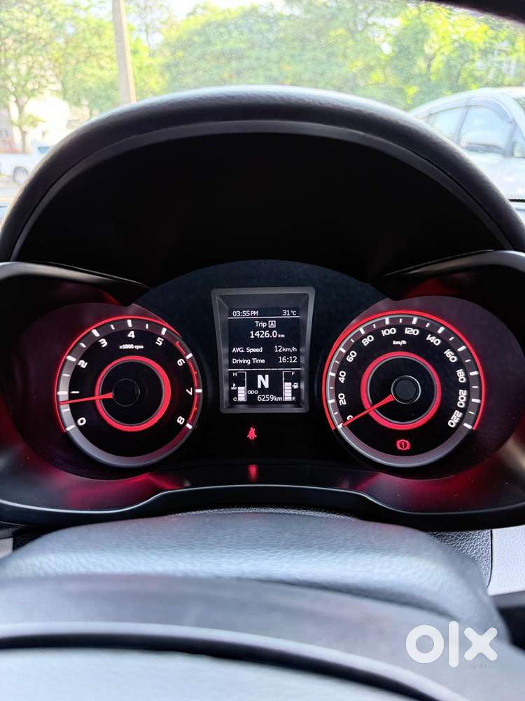 Mahindra Xuv300 1.2 W6 Amt Petrol, 2023, Petrol