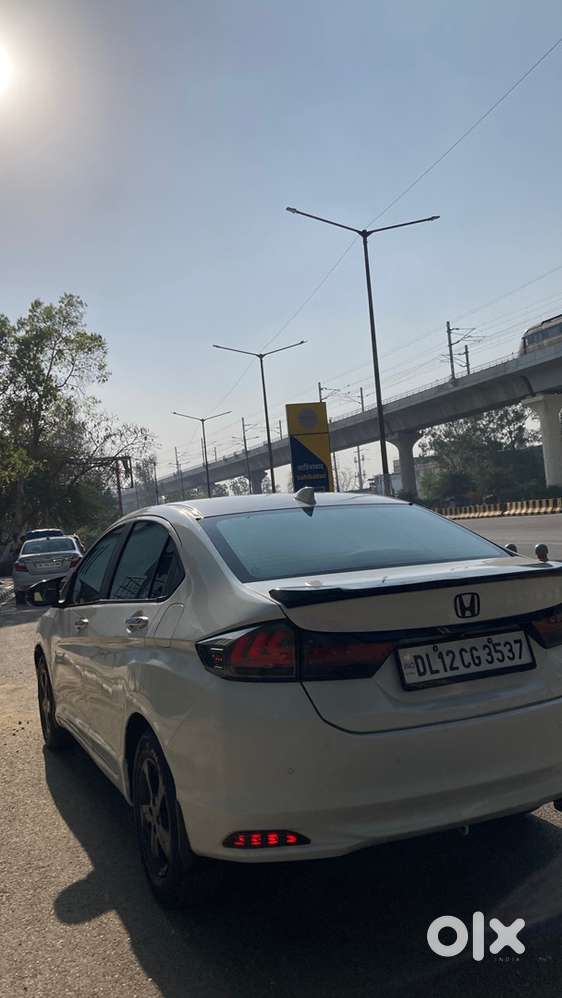Honda City Vx Optional Sunroof.