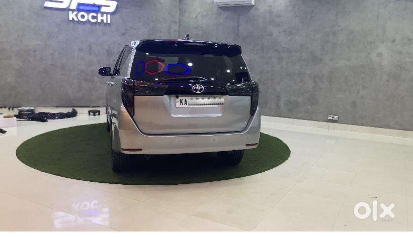 Toyota Innova Crysta [2020-ongoing] 2.7 Gx Mt 7 Str, 2017, Diesel